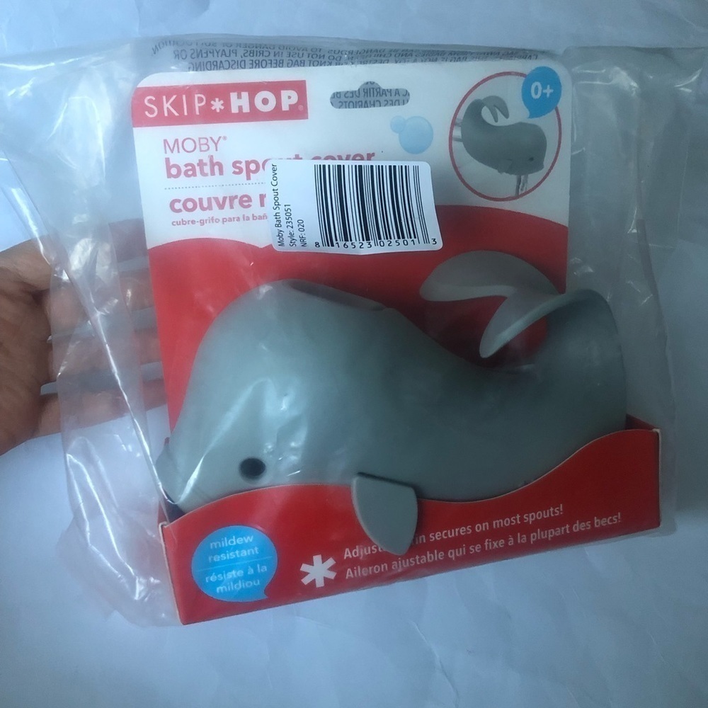 NWT Skip Hop Moby Spout Cover Grey